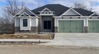 8841 N KENTUCKY Avenue, Kansas City, MO 64157