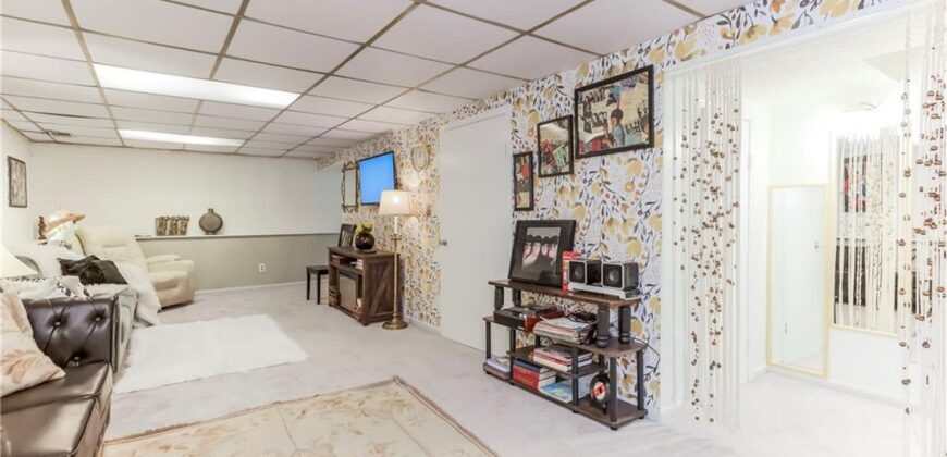 5521 N Wayne Avenue, Kansas City, MO 64118