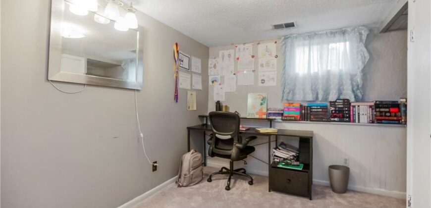 5521 N Wayne Avenue, Kansas City, MO 64118