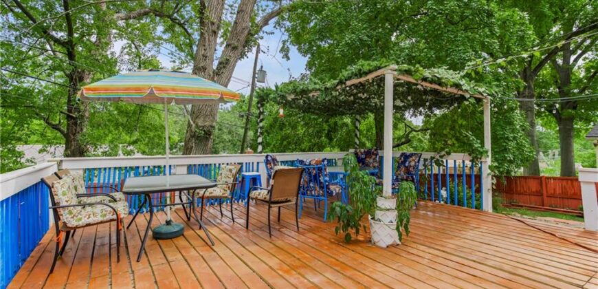 5521 N Wayne Avenue, Kansas City, MO 64118