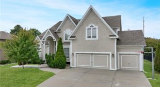 9020 N Oxford Avenue, Kansas City, MO 64157