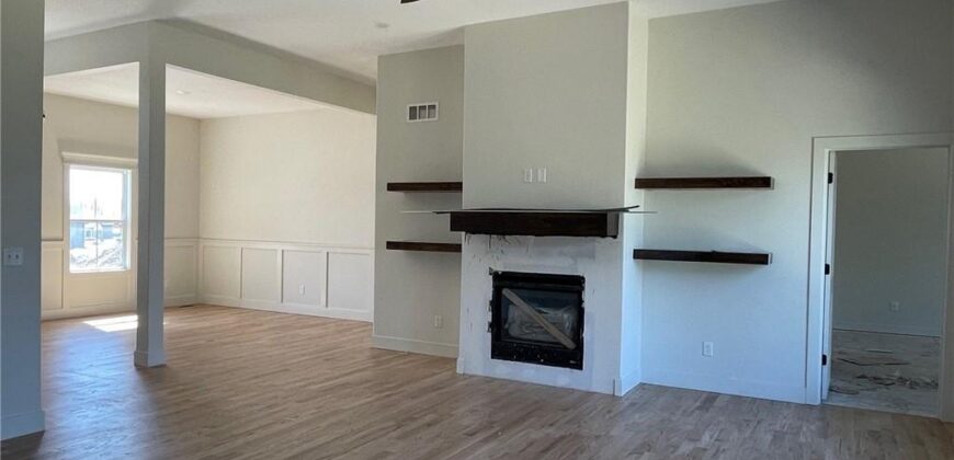 504 Blackhawke Drive, Smithville, MO 64089