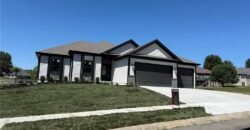 504 Blackhawke Drive, Smithville, MO 64089