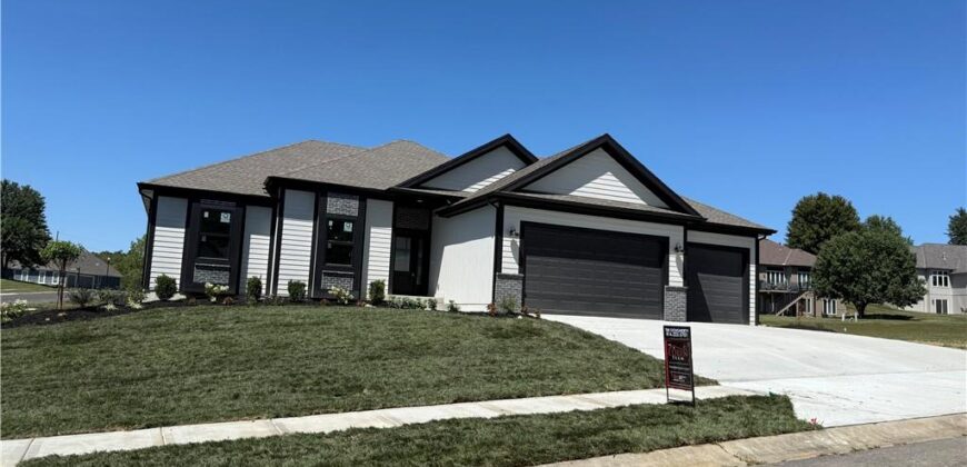 504 Blackhawke Drive, Smithville, MO 64089