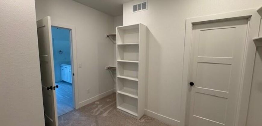 4733 NW Sienna Ridge, Riverside, MO 64150