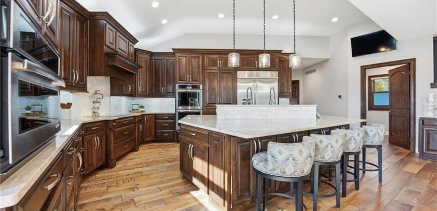 10807 NW Tiffany Springs Road, Kansas City, MO 64153