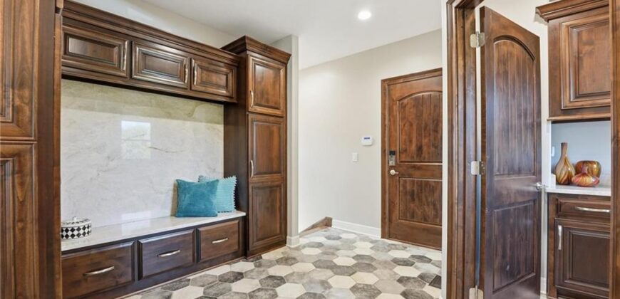 10807 NW Tiffany Springs Road, Kansas City, MO 64153