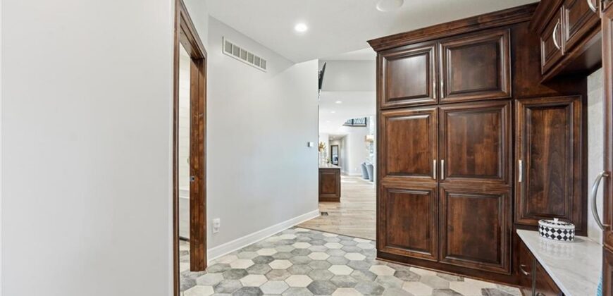 10807 NW Tiffany Springs Road, Kansas City, MO 64153