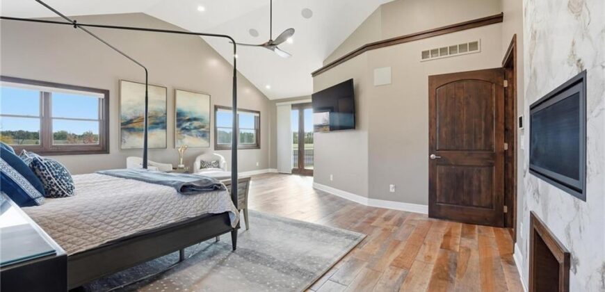 10807 NW Tiffany Springs Road, Kansas City, MO 64153