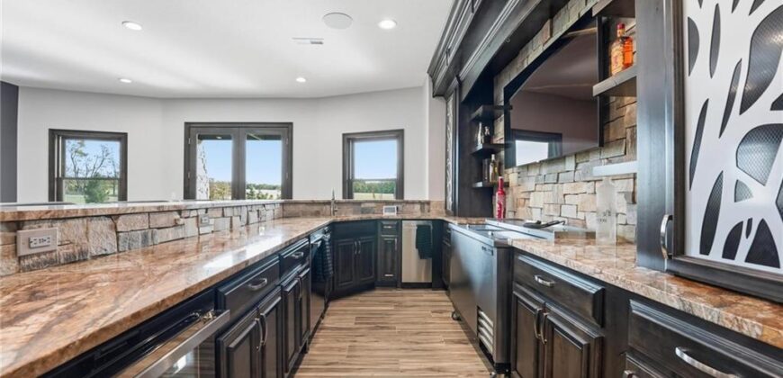 10807 NW Tiffany Springs Road, Kansas City, MO 64153