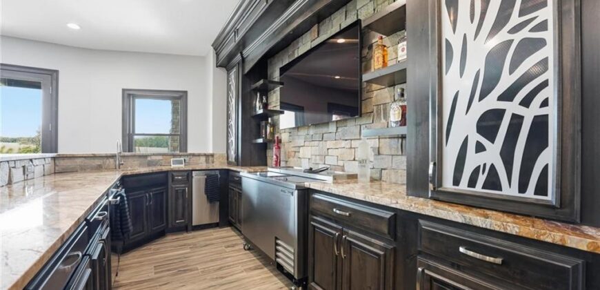 10807 NW Tiffany Springs Road, Kansas City, MO 64153
