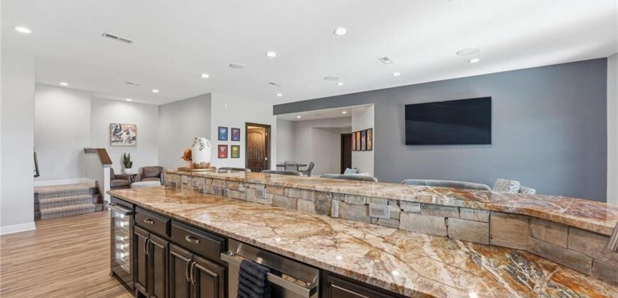 10807 NW Tiffany Springs Road, Kansas City, MO 64153