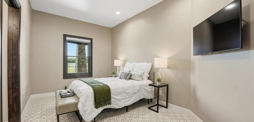 10807 NW Tiffany Springs Road, Kansas City, MO 64153