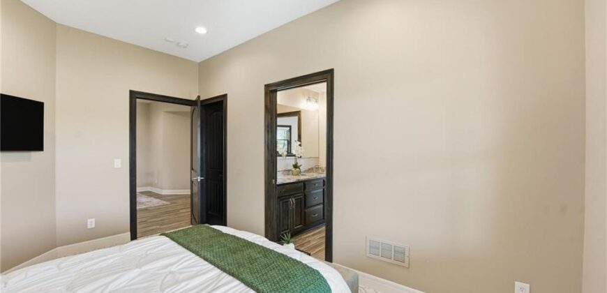 10807 NW Tiffany Springs Road, Kansas City, MO 64153