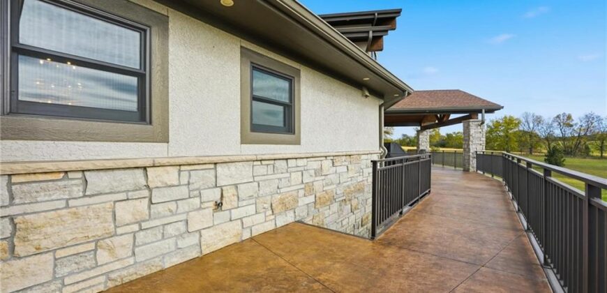 10807 NW Tiffany Springs Road, Kansas City, MO 64153