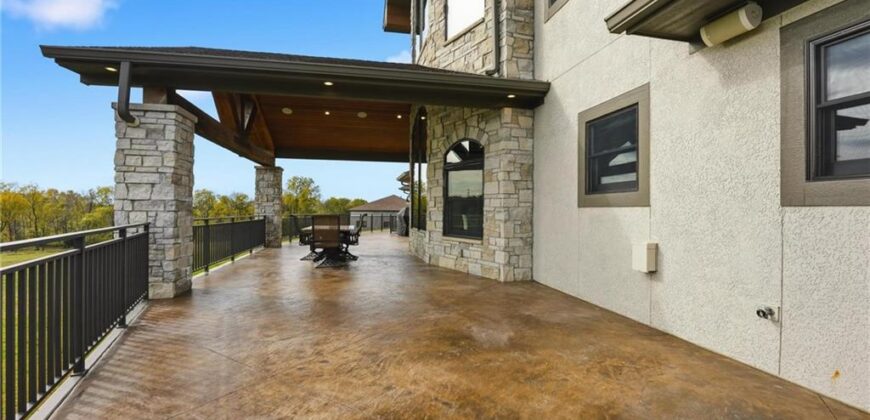 10807 NW Tiffany Springs Road, Kansas City, MO 64153