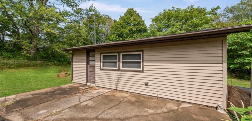 13216 Vines Road, Kearney, MO 64060