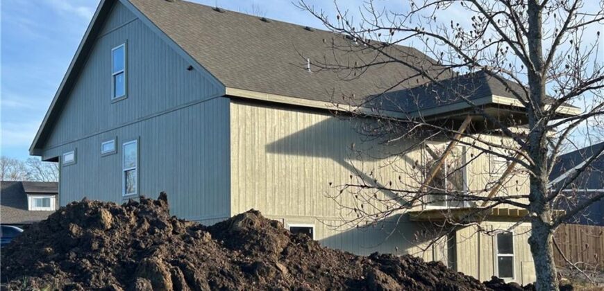 2021 Riverstone Drive, Excelsior Springs, MO 64024