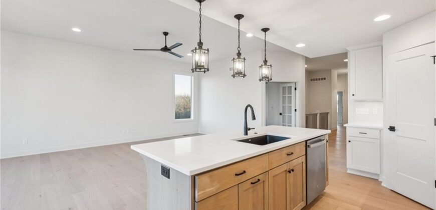 2152 Black Walnut Drive, Liberty, MO 64068