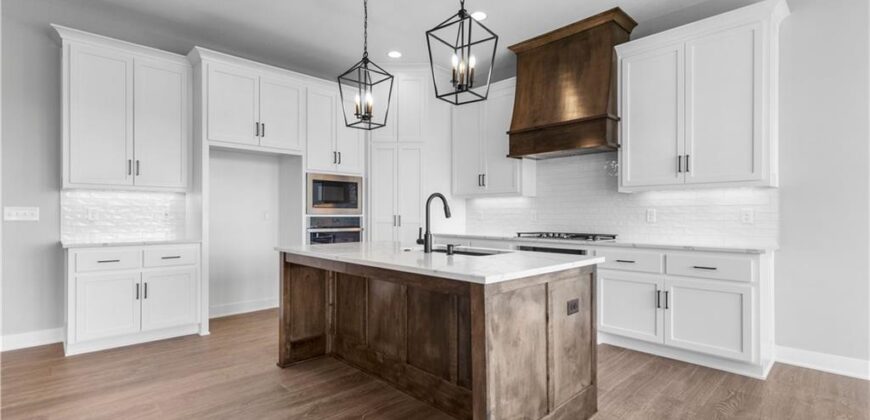 4935 NW Martin Street, Riverside, MO 64150