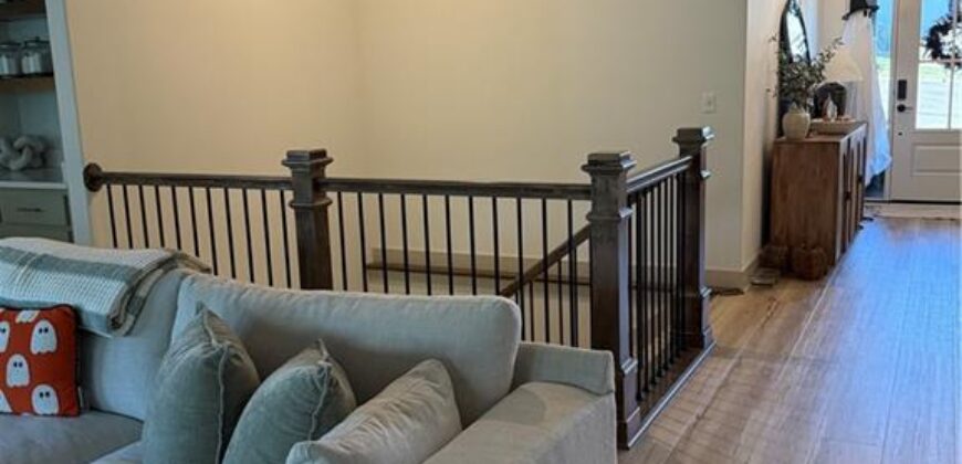 610 Caitlin Ct Court, Excelsior Springs, MO 64024