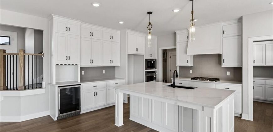 7616 N Booth Avenue, Kansas City, MO 64158