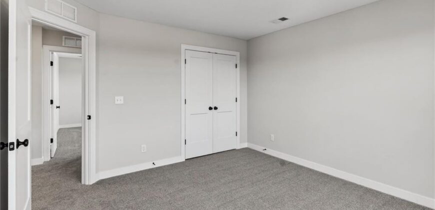 7616 N Booth Avenue, Kansas City, MO 64158