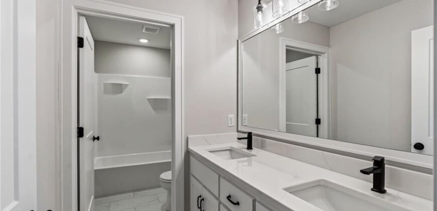 7616 N Booth Avenue, Kansas City, MO 64158