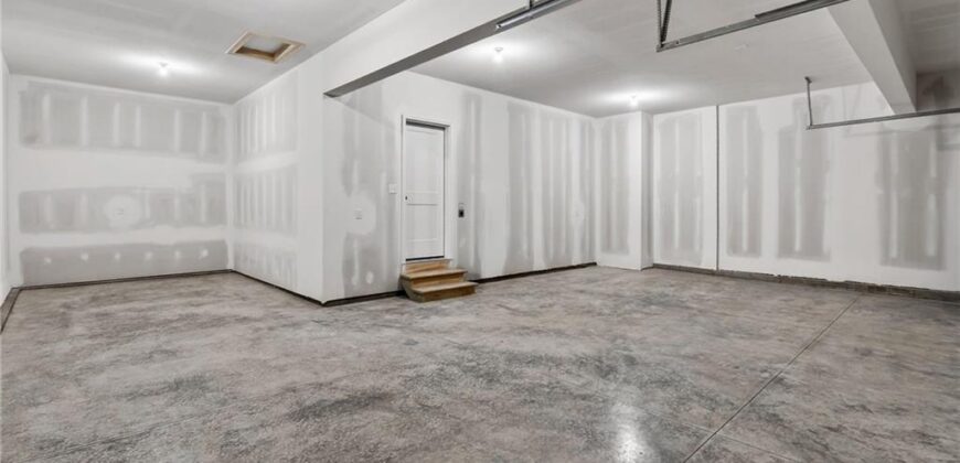 7616 N Booth Avenue, Kansas City, MO 64158