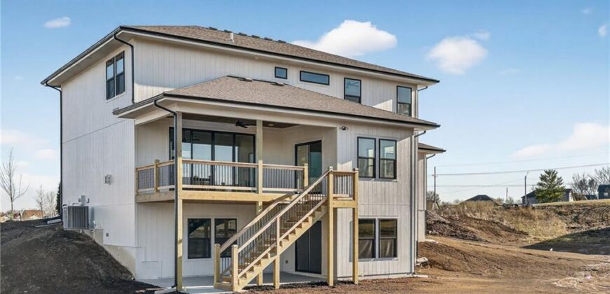 7616 N Booth Avenue, Kansas City, MO 64158