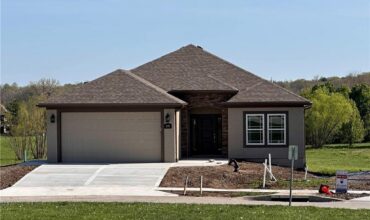 2121 Greenfield Point, Kearney, MO 64060