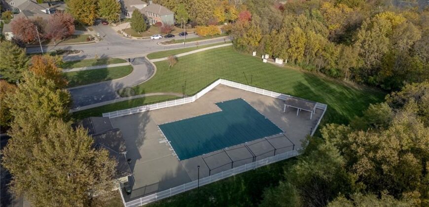 9001 N MANNING Avenue, Kansas City, MO 64157