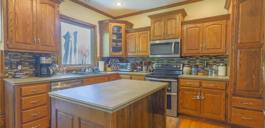 9001 N MANNING Avenue, Kansas City, MO 64157