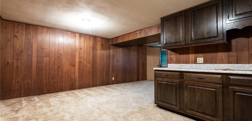 483 NE Meadowbrook Road, Kansas City, MO 64119