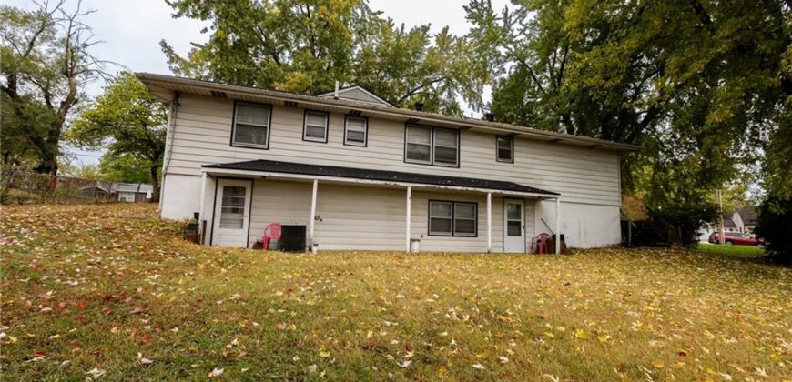 483 NE Meadowbrook Road, Kansas City, MO 64119