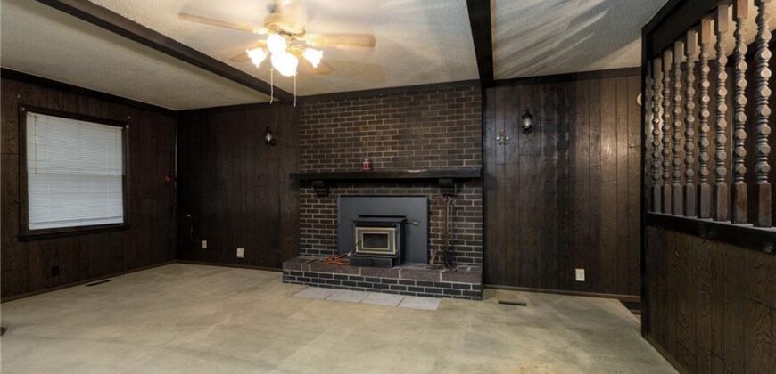 483 NE Meadowbrook Road, Kansas City, MO 64119