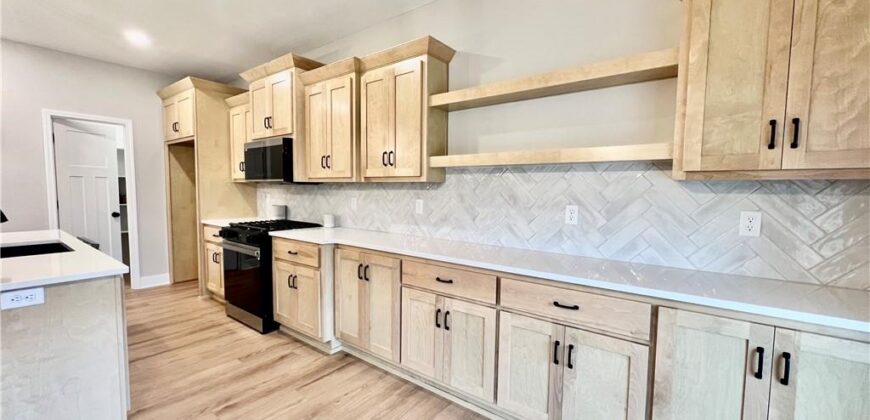 1909 Longview Drive, Liberty, MO 64068