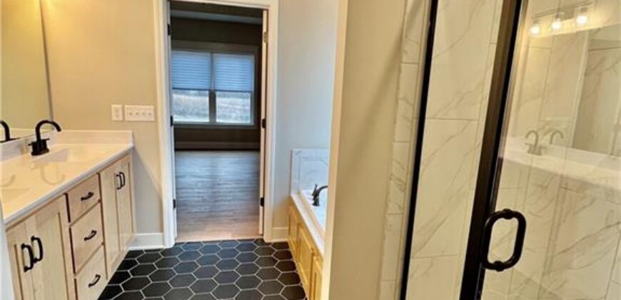 1909 Longview Drive, Liberty, MO 64068