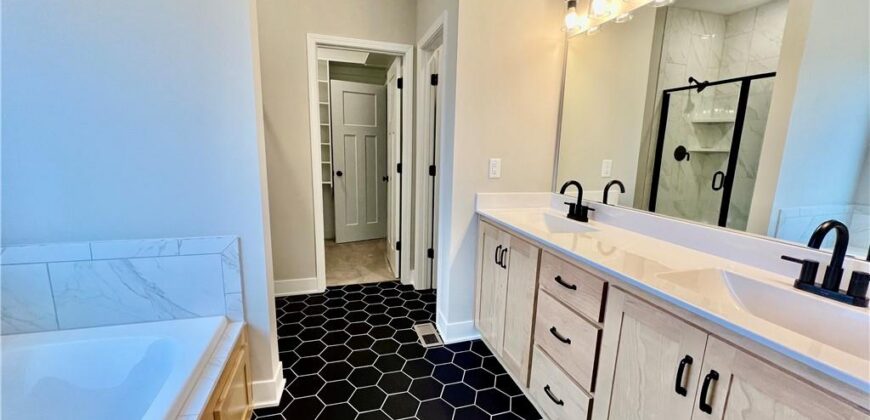 1909 Longview Drive, Liberty, MO 64068