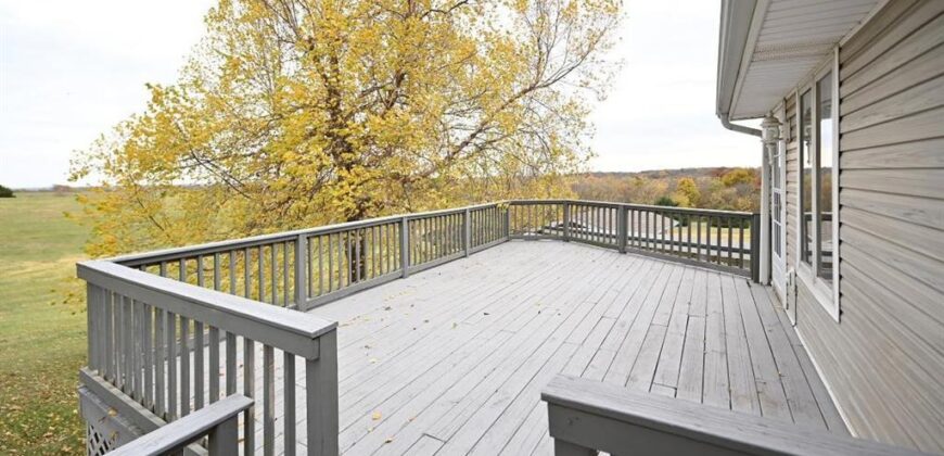 22745 S king Road, Weston, MO 64098