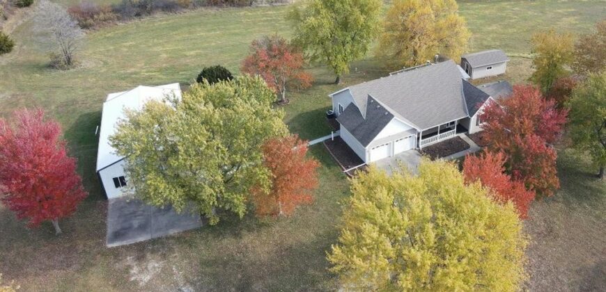 22745 S king Road, Weston, MO 64098