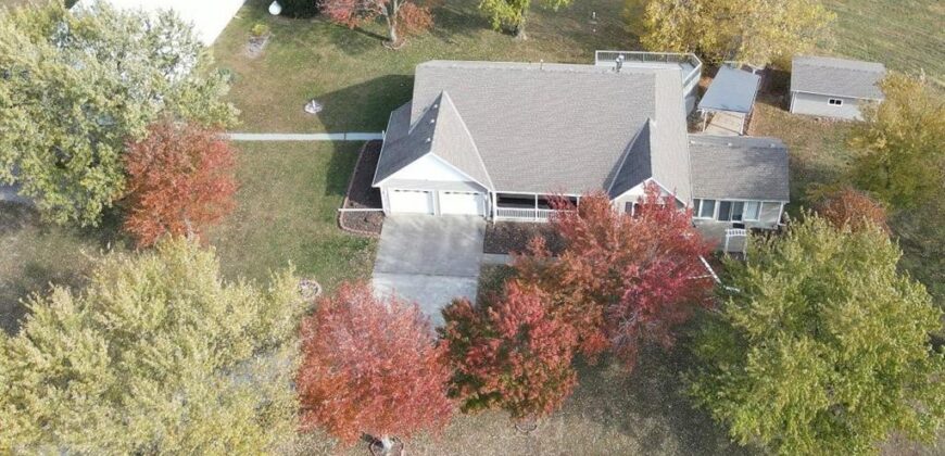 22745 S king Road, Weston, MO 64098