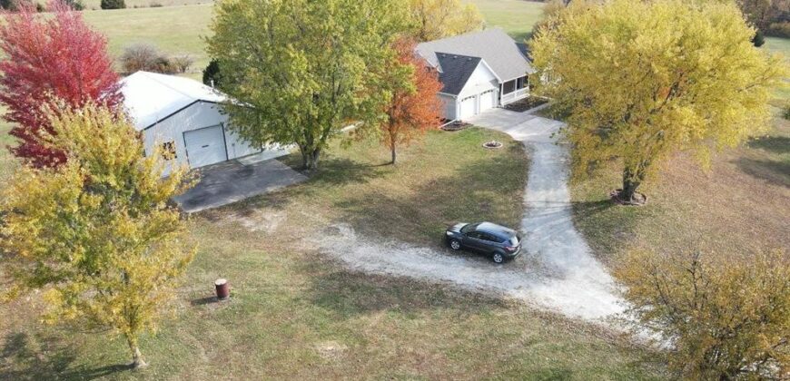 22745 S king Road, Weston, MO 64098