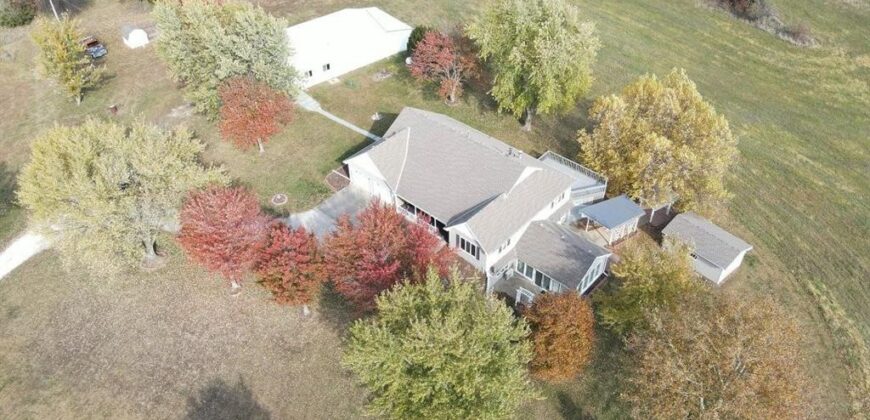 22745 S king Road, Weston, MO 64098