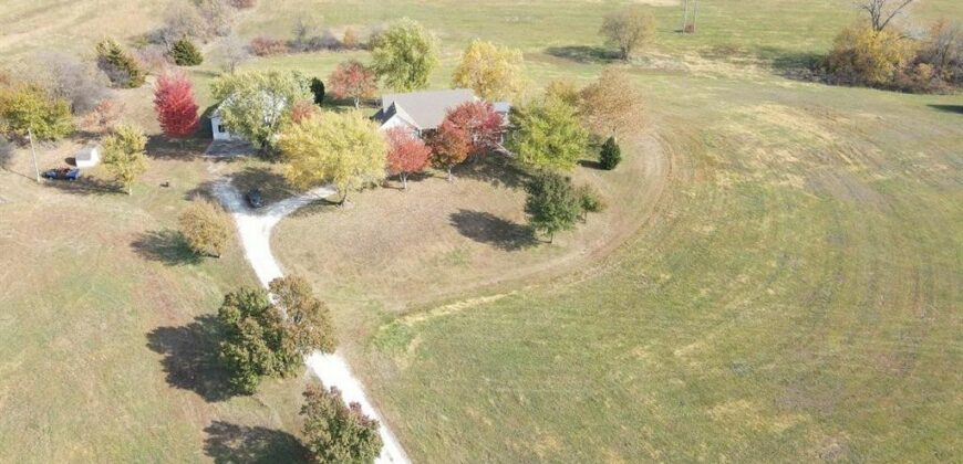 22745 S king Road, Weston, MO 64098