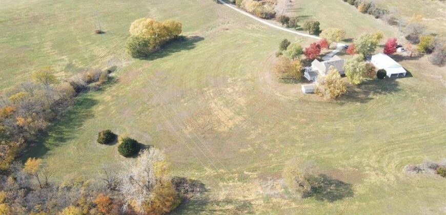 22745 S king Road, Weston, MO 64098