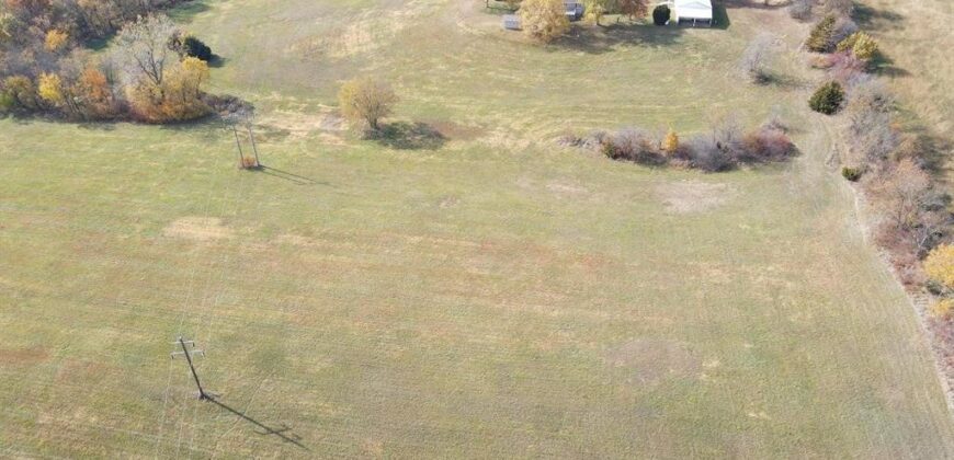 22745 S king Road, Weston, MO 64098