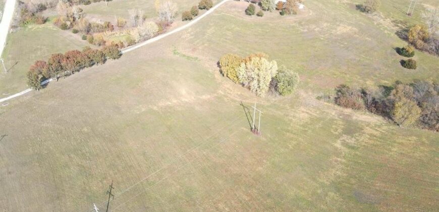 22745 S king Road, Weston, MO 64098