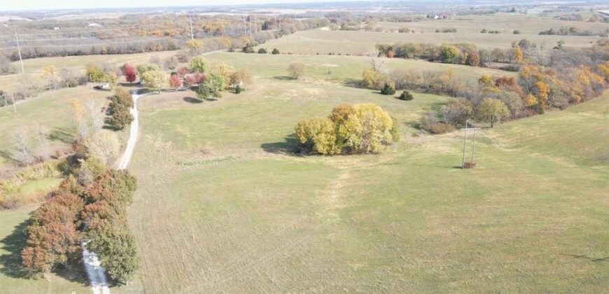 22745 S king Road, Weston, MO 64098