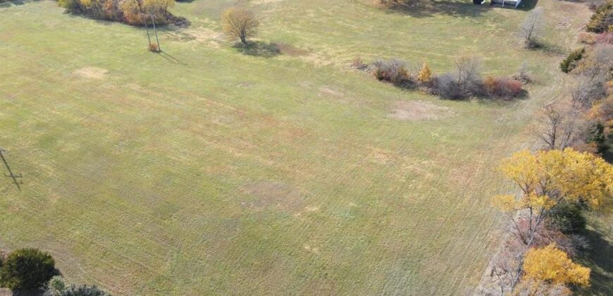 22745 S king Road, Weston, MO 64098
